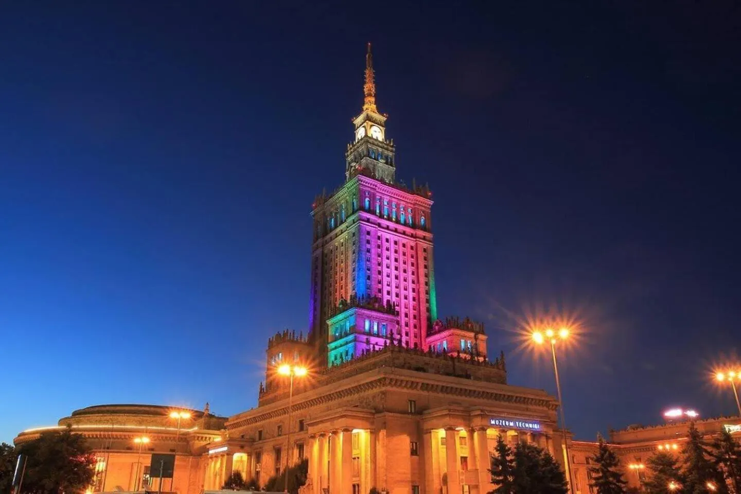 City Center & Old Town Cozy Flat #Smart Tv #Fast Wi-Fi #Metro contacts